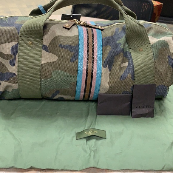 Authentic Valentino Garavani Overnight Bag NWT - Picture 12 of 12